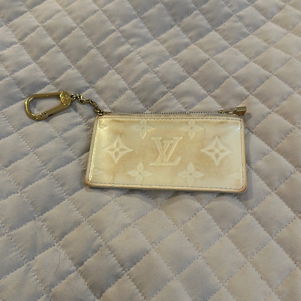 Louis Vuitton Vernis keychain coin purse.
